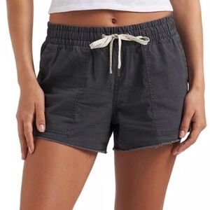 Vuori Women's Cargo Shorts in Dark Gray